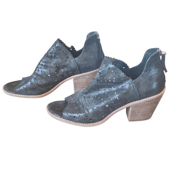 Sofft Millard Peep-Toe Bootie Black Leather Scalloped Laser Cut Zip COMFORT 10 - Picture 4 of 16